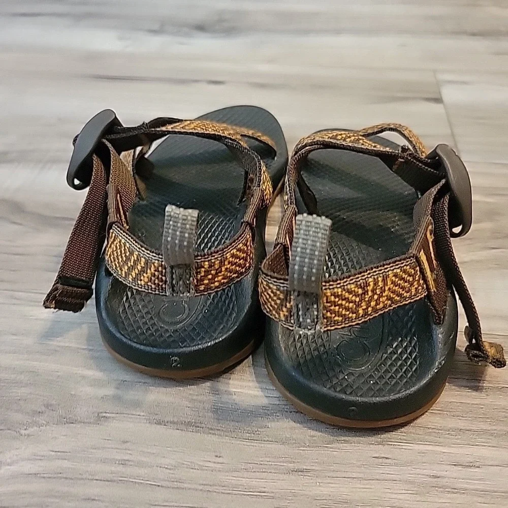 Chacos Z/1  Sandals Unisex Kids 2 Brown Ajustable Straps Open Toe Outdoor Hiking